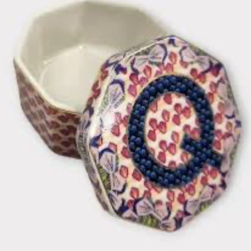 Anthropologie Monogram Trinket Dish with Lid Letter Q New in Box